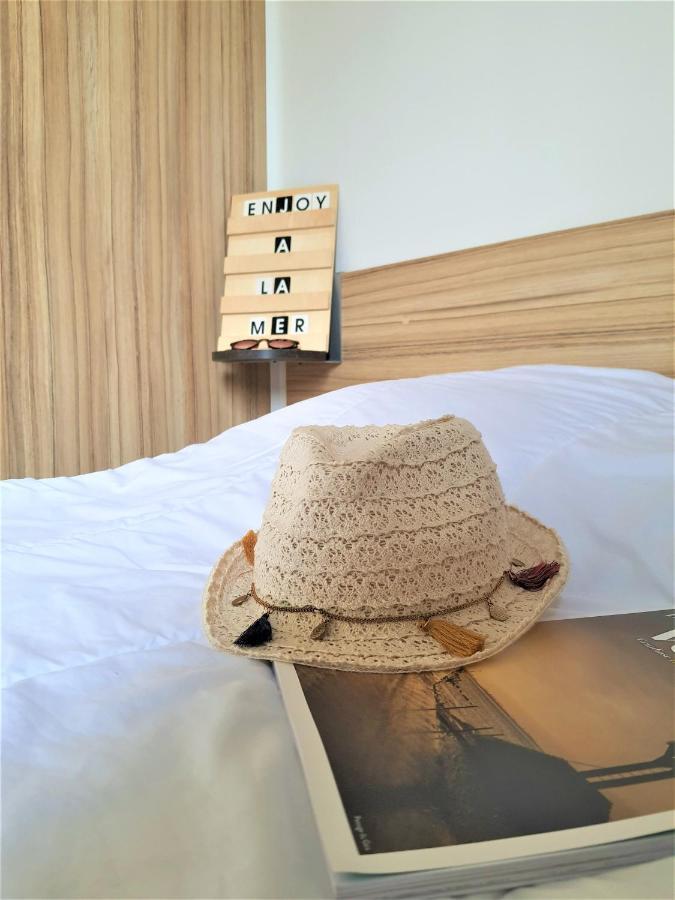 Camping La Plage Сент-Илер-де-Рье Экстерьер фото